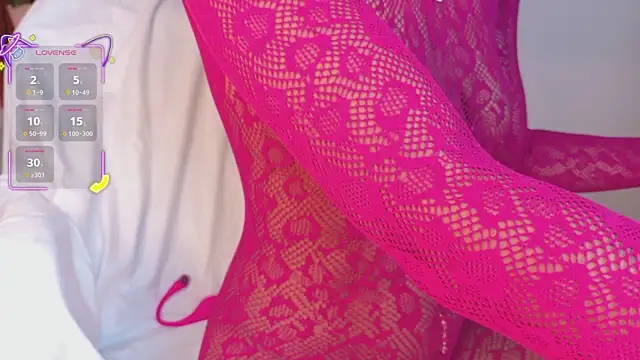 Snapshot of ahvi_ebony chatting on June 20, 2026, 12:21 pm ahvi ebony online show from June 20, 2026, 12:21 pm