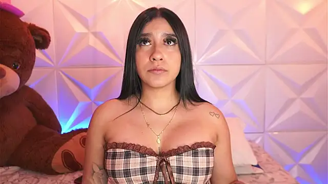 Snapshot of LeagueOfLovers chatting on March 9, 2025, 1:46 am LeagueOfLovers online show from March 9, 2025, 1:46 am