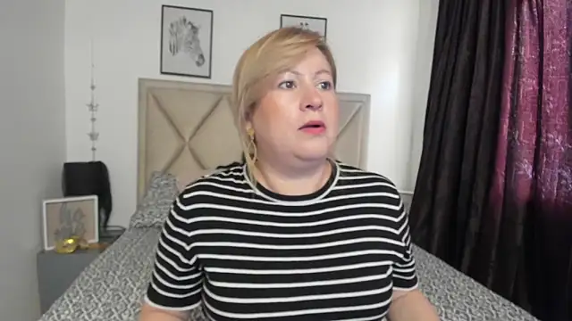 MonyCassius online show from November 4, 2025, 12:42 pm