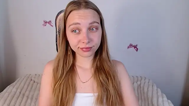 Snapshot of bellaa_love_ chatting on June 4, 2026, 12:15 am bellaa love online show from June 4, 2026, 12:15 am