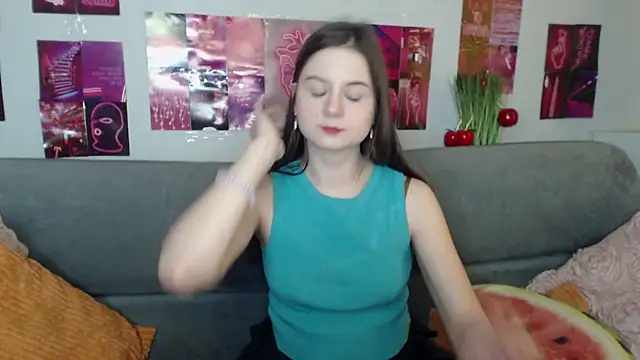 MilanaRoza online show from May 1, 2026, 5:12 am
