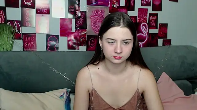 Snapshot of MilanaRoza chatting on October 17, 2025, 4:49 am MilanaRoza online show from October 17, 2025, 4:49 am