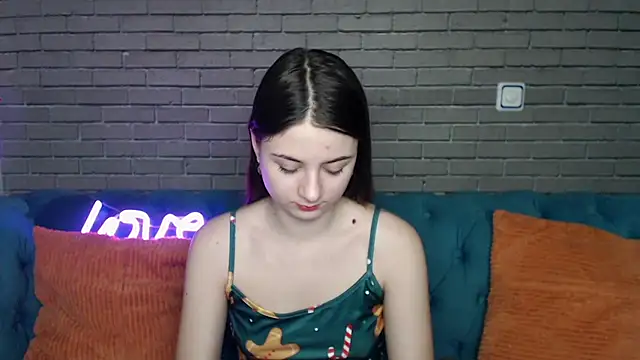 Snapshot of MilanaRoza chatting on December 14, 2025, 6:08 am MilanaRoza online show from December 14, 2025, 6:08 am