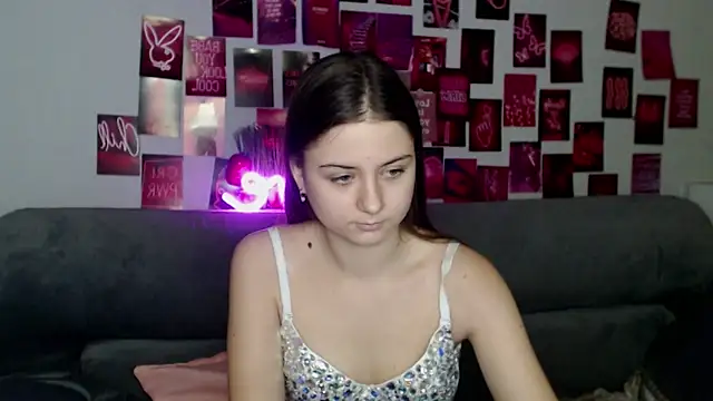 Snapshot of MilanaRoza chatting on November 17, 2025, 2:10 pm MilanaRoza online show from November 17, 2025, 2:10 pm