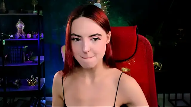 Snapshot of evanellson chatting on October 21, 2025, 8:47 am evanellson online show from October 21, 2025, 8:47 am