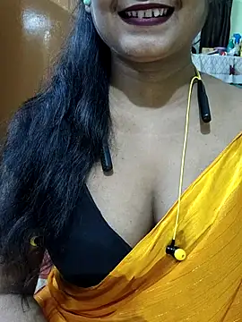 Snapshot of yoursweety09 chatting on July 28, 2026, 2:05 pm yoursweety09 online show from July 28, 2026, 2:05 pm