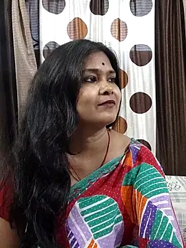 yoursweety09 online show from April 22, 2026, 7:48 am