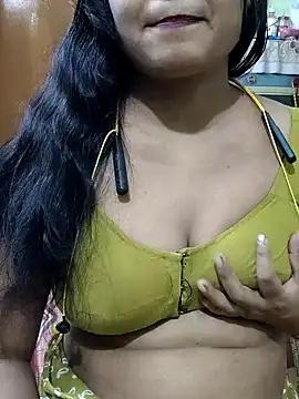 Snapshot of yoursweety09 chatting on June 12, 2026, 6:44 am yoursweety09 online show from June 12, 2026, 6:44 am