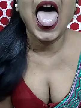 Snapshot of yoursweety09 chatting on July 2, 2026, 7:25 am yoursweety09 online show from July 2, 2026, 7:25 am