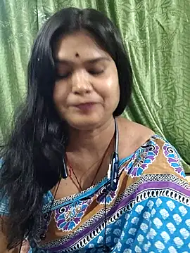 yoursweety09 online show from December 23, 2025, 8:35 am