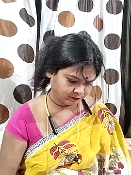 yoursweety09 online show from May 6, 2026, 12:25 am
