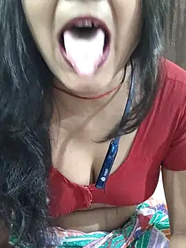 yoursweety09 online show from April 25, 2026, 8:06 am