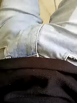 Snapshot of Cv_69 chatting on October 22, 2025, 5:40 am Cv 69 online show from October 22, 2025, 5:40 am