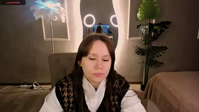 Snapshot of Alisia_Mars chatting on October 12, 2025, 5:20 am Alisia Mars online show from October 12, 2025, 5:20 am