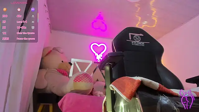 Laylafoxy tay online show from January 15, 2026, 3:21 am