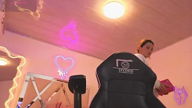 Laylafoxy tay online show from October 22, 2025, 3:06 am