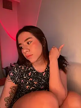 Snapshot of Im_Valen_Cute chatting on November 12, 2025, 3:32 am Im Valen Cute online show from November 12, 2025, 3:32 am