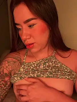 Im Valen Cute online show from May 3, 2026, 3:11 am