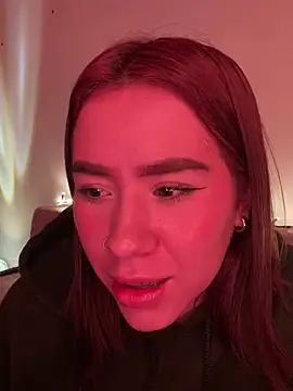 Snapshot of Im_Valen_Cute chatting on March 22, 2025, 1:22 am Im Valen Cute online show from March 22, 2025, 1:22 am