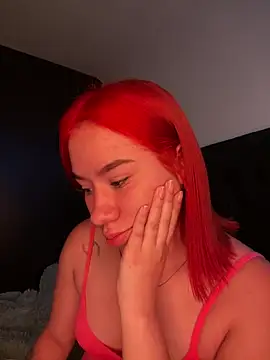 Snapshot of Im_Valen_Cute chatting on February 18, 2025, 11:08 pm Im Valen Cute online show from February 18, 2025, 11:08 pm