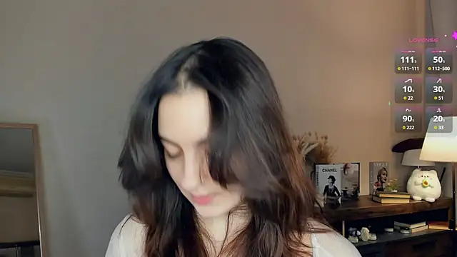 Snapshot of DracosMoon chatting on November 12, 2025, 7:12 am DracosMoon online show from November 12, 2025, 7:12 am