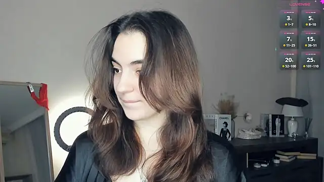 Snapshot of DracosMoon chatting on October 22, 2025, 7:08 am DracosMoon online show from October 22, 2025, 7:08 am