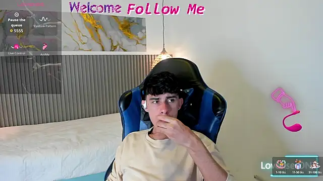Snapshot of Dyla_n18 chatting on July 23, 2026, 8:38 pm Dyla n18 online show from July 23, 2026, 8:38 pm