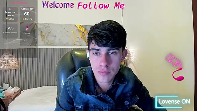 Snapshot of Dyla_n18 chatting on July 31, 2026, 9:01 pm Dyla n18 online show from July 31, 2026, 9:01 pm