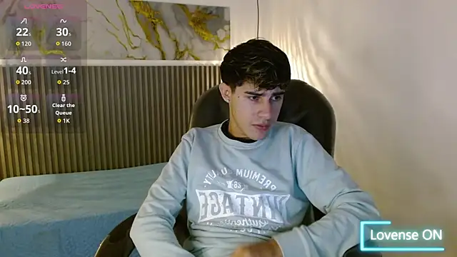 Dyla n18 online show from November 13, 2025, 8:02 pm