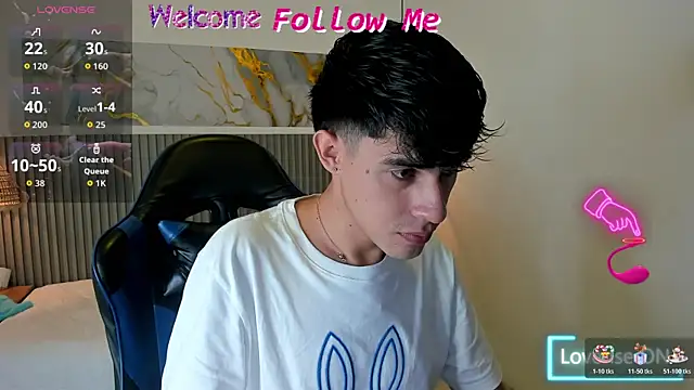 Snapshot of Dyla_n18 chatting on July 27, 2026, 8:27 pm Dyla n18 online show from July 27, 2026, 8:27 pm