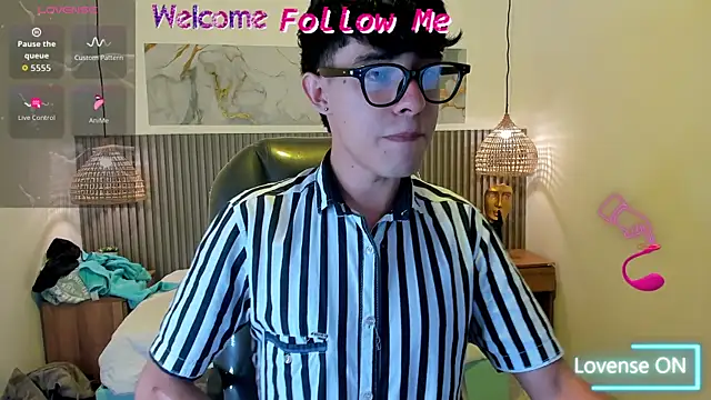 Snapshot of Dyla_n18 chatting on July 30, 2026, 9:25 pm Dyla n18 online show from July 30, 2026, 9:25 pm