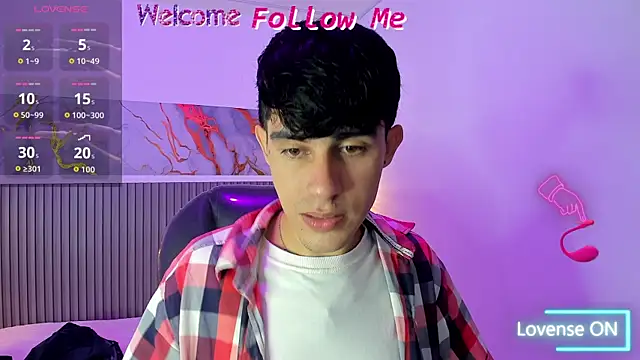 Snapshot of Dyla_n18 chatting on August 4, 2026, 8:13 pm Dyla n18 online show from August 4, 2026, 8:13 pm