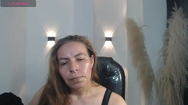 Snapshot of Milf_karlye chatting on December 3, 2025, 2:12 am Milf karlye online show from December 3, 2025, 2:12 am