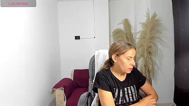 Milf karlye online show from June 17, 2026, 3:06 am