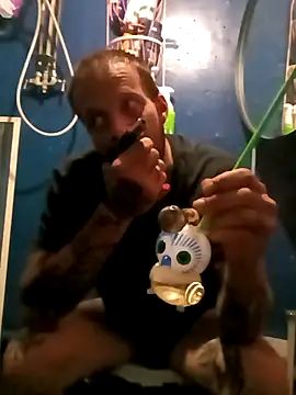 Whipit323 online show from April 23, 2026, 12:39 am