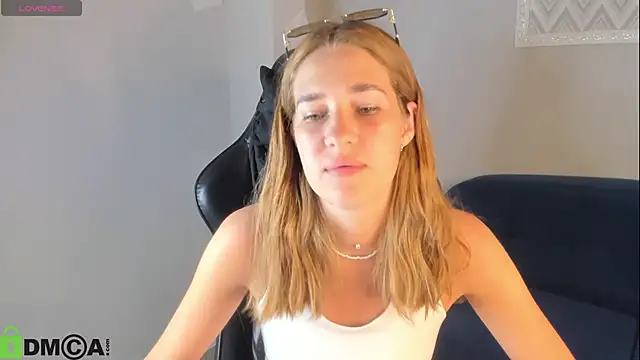 Jennifer Wadee online show from June 9, 2026, 10:22 pm
