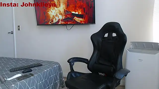 Snapshot of jonhklleyn chatting on December 5, 2025, 5:44 pm jonhklleyn online show from December 5, 2025, 5:44 pm