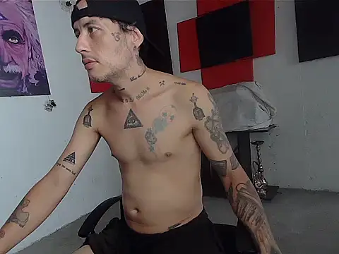 patrik tattoo  online show from May 28, 2026, 4:46 pm