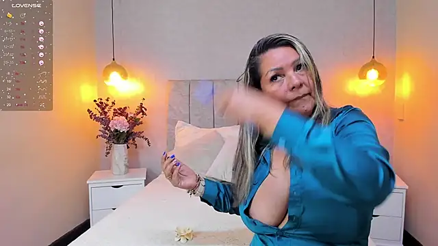 tutu milf online show from March 11, 2025, 7:03 pm