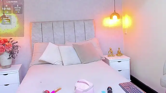 Snapshot of tutu_milf chatting on October 29, 2025, 7:13 pm tutu milf online show from October 29, 2025, 7:13 pm