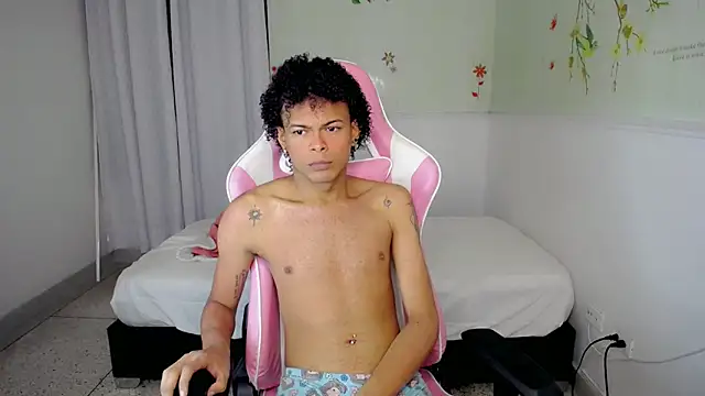 Snapshot of rose_Skinny_ chatting on December 22, 2025, 7:36 pm rose Skinny online show from December 22, 2025, 7:36 pm