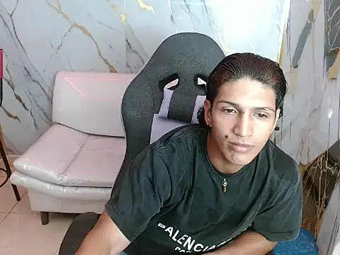 mau elixxx online show from February 1, 2026, 2:04 pm