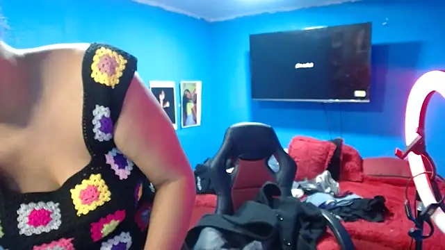 Snapshot of bellacrespalatina chatting on November 18, 2025, 8:23 pm bellacrespalatina online show from November 18, 2025, 8:23 pm