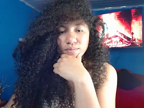 Snapshot of bellacrespalatina chatting on October 31, 2025, 1:30 pm bellacrespalatina online show from October 31, 2025, 1:30 pm