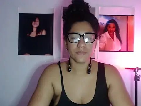 Snapshot of bellacrespalatina chatting on October 10, 2025, 9:04 pm bellacrespalatina online show from October 10, 2025, 9:04 pm