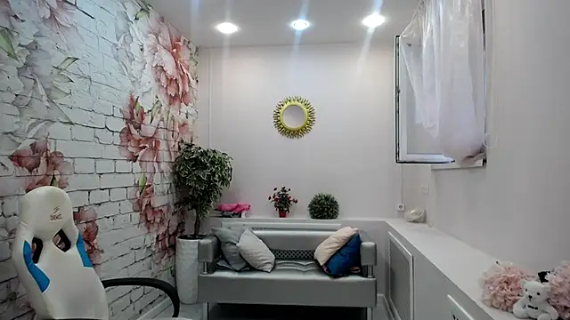 Snapshot of Cutie_Asya chatting on October 27, 2025, 4:24 am Cutie Asya online show from October 27, 2025, 4:24 am