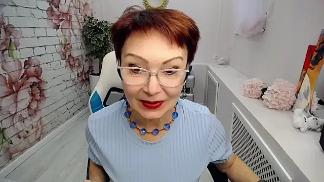 Snapshot of Cutie_Asya chatting on November 17, 2025, 5:44 am Cutie Asya online show from November 17, 2025, 5:44 am