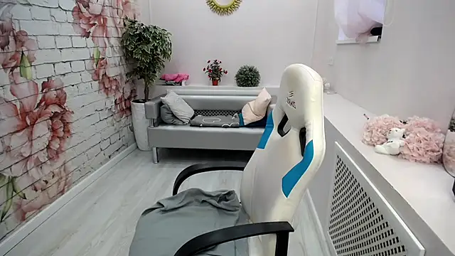 Snapshot of Cutie_Asya chatting on October 15, 2025, 4:22 am Cutie Asya online show from October 15, 2025, 4:22 am