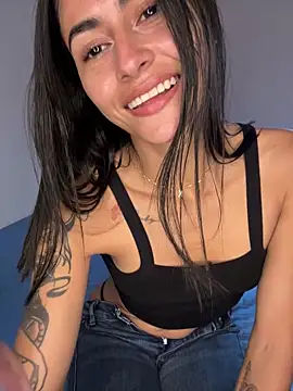 emilie xx  online show from March 27, 2026, 9:49 pm