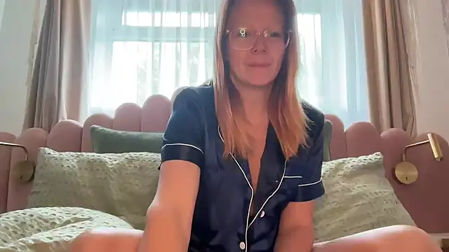 MelodyRoseUk online show from May 13, 2026, 8:21 am